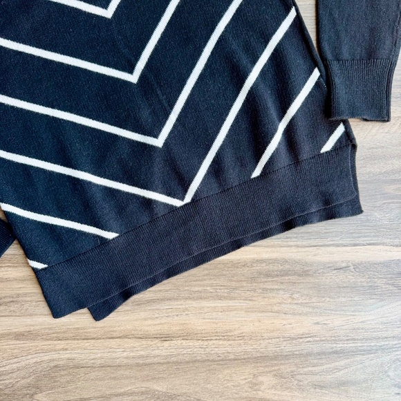 Liz Claiborne Chevron Stripe Sweater Black White Long Sleeve Size S - Picture 8 of 12
